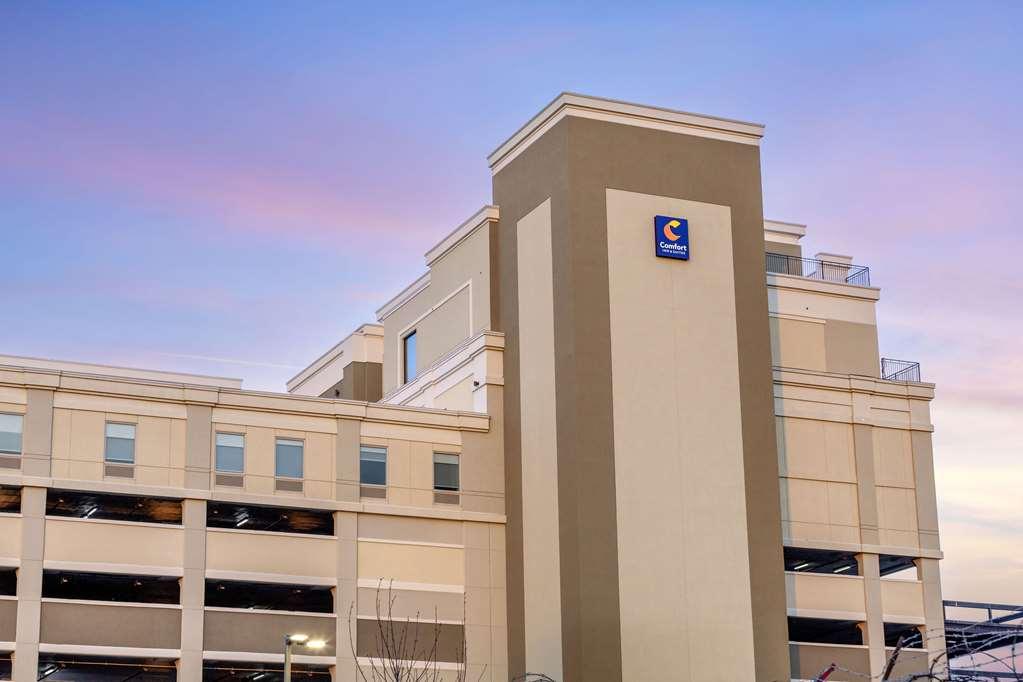 Comfort Inn & Suites Newark Liberty International Airport Eksteriør billede